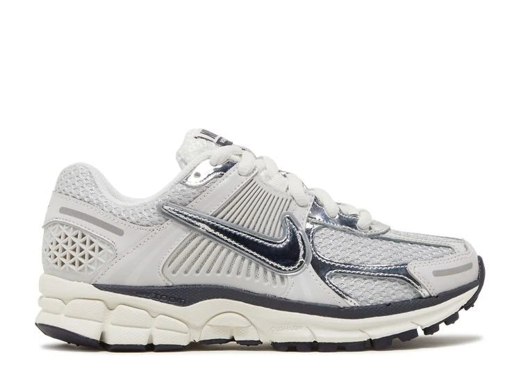 Nike Wmns Air Zoom Vomero 5 'Photon Dust Metallic Silver' 1 Nike Wmns Air Zoom Vomero 5 'Photon Dust Metallic Silver'